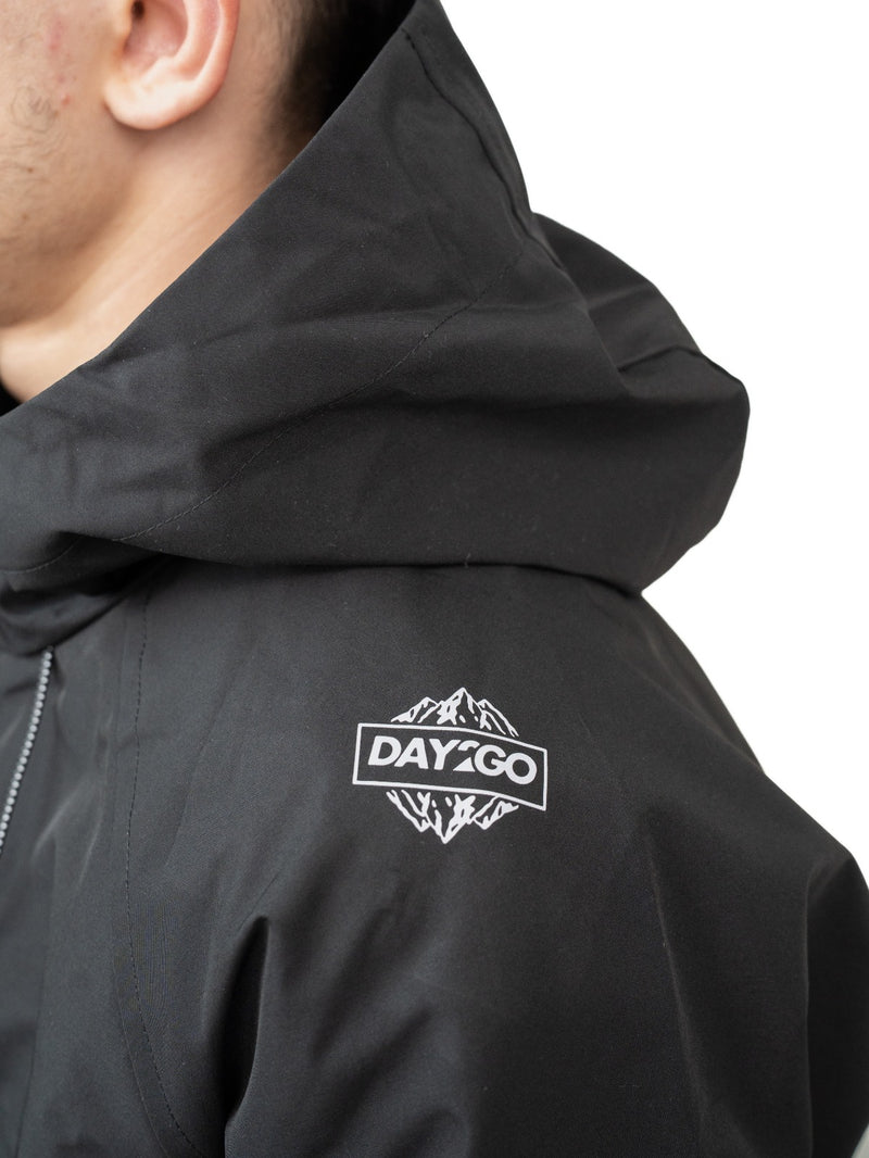 <p><strong>Day2Go Aero Windbreaker Jacke</strong></p>